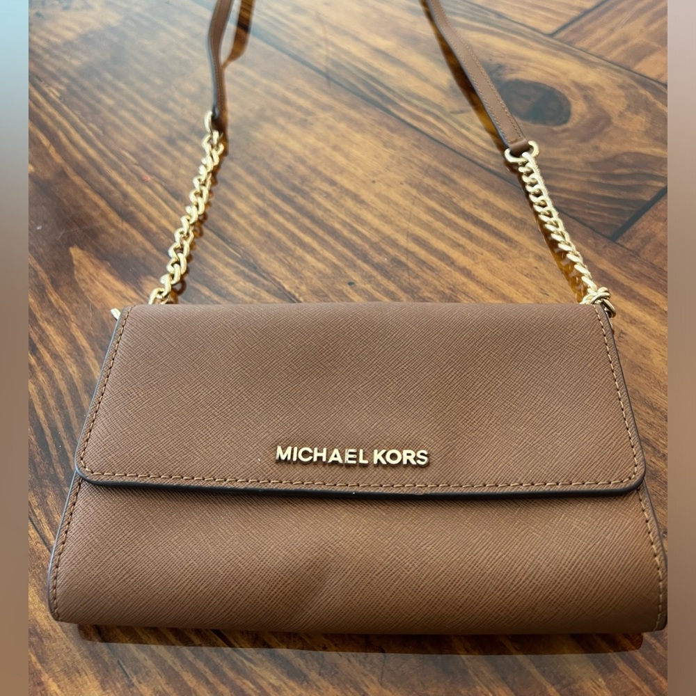 Michael Kors Crossbody Wallet
